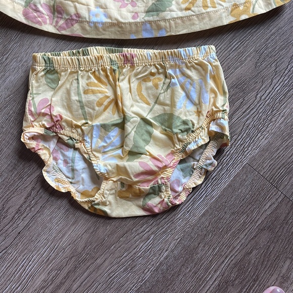 Two Piece Outfit - Picture 3 of 9